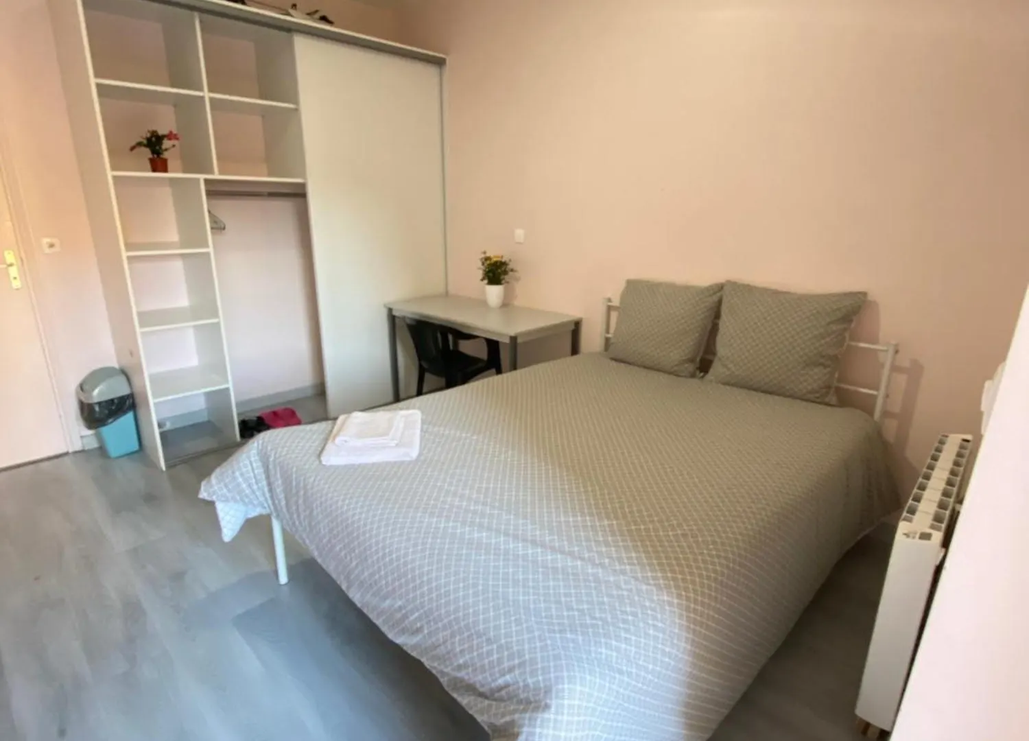 Appartement En Face De La Gare No1 à Roanne 0*,  France