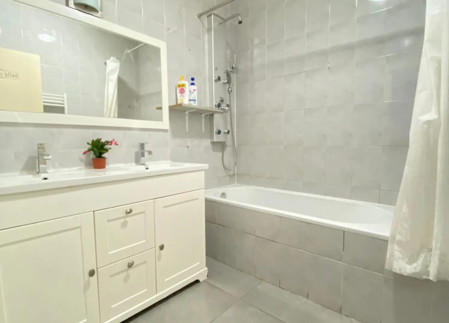 Appartement En Face De La Gare No1 à Roanne 0*,